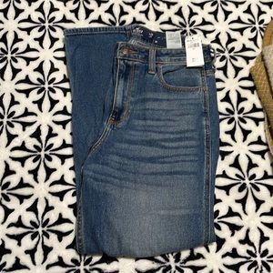 Hollister Ultra High Rise Mom Jeans